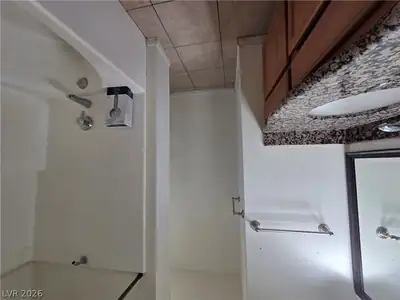 7300 Pirates Cove Road 2060, Las Vegas, NV 89145 Bathroom