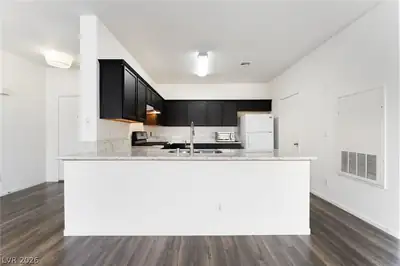 909 Domnus Lane 203, Las Vegas, NV 89144 Kitchen