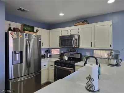 2212 Crowley Way, Las Vegas, NV 89142 Kitchen