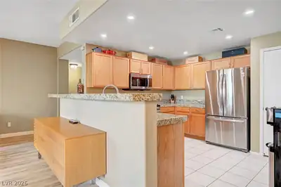 2325 Windmill Parkway 911, Henderson, NV 89074 Kitchen