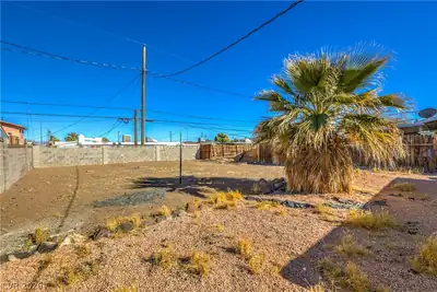 1408 Palm Street, Henderson, NV 89011 Yard