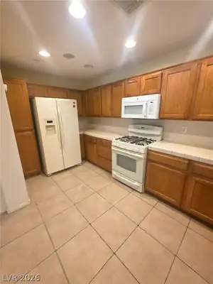 6485 Abbotsford House Court, Las Vegas, NV 89130 Kitchen