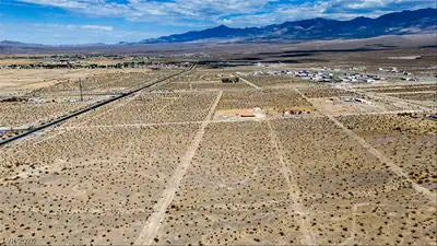 2591 North Morales Lane Pahrump, NV 89060