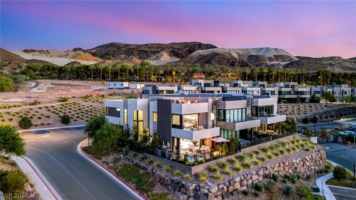 18 Heron Harbour Drive, Henderson, NV 89011