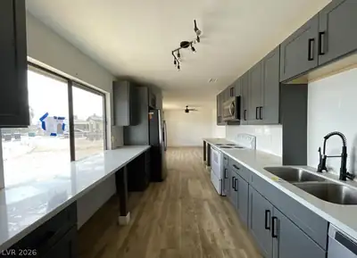 720 Kasper Avenue, Las Vegas, NV 89106 Kitchen