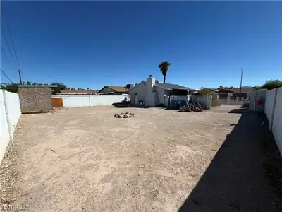 5532 Azuza Avenue, Las Vegas, NV 89122 Yard