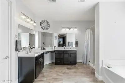6955 Lakota Summit Court, Las Vegas, NV 89149 Primary Bathroom