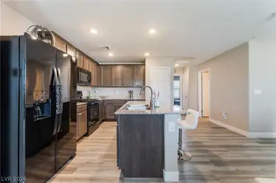 5230 Steep Cliffs Avenue, Las Vegas, NV 89115 Kitchen