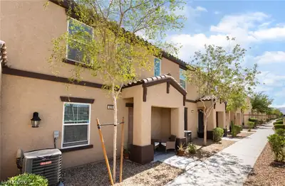 5230 Steep Cliffs Avenue, Las Vegas, NV 89115 Front of Structure