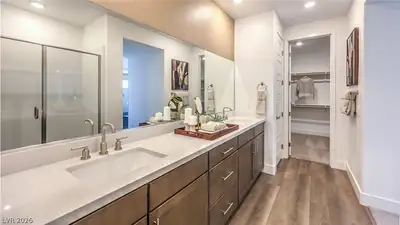 900 Kassie Lake Way, North Las Vegas, NV 89084 Primary Bathroom