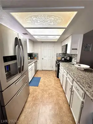 5045 Hayward Avenue, Las Vegas, NV 89122 Kitchen