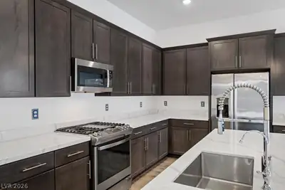 129 Juliette Pointe Lane, Henderson, NV 89011 Kitchen