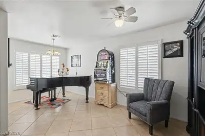 7232 London Bridge Avenue, Las Vegas, NV 89130 Living Room