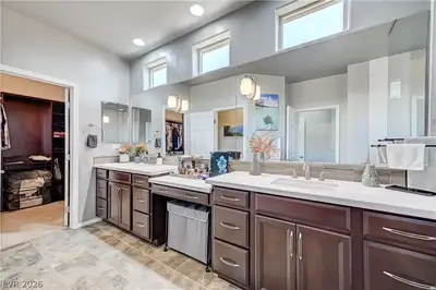 3605 Greenbriar Bluff Avenue, North Las Vegas, NV 89081 Primary Bathroom