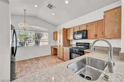 1745 Lily Pond Circle, Henderson, NV 89012 Kitchen