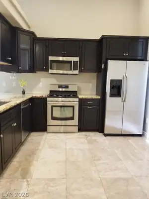 7592 Aspen Color Street, Las Vegas, NV 89139 Kitchen