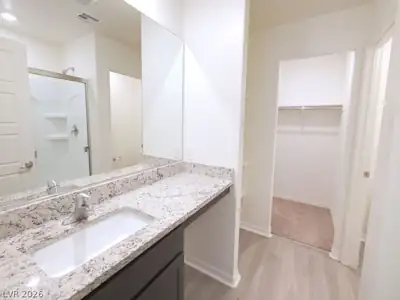 626 Abrazar Avenue, North Las Vegas, NV 89081 Primary Bathroom