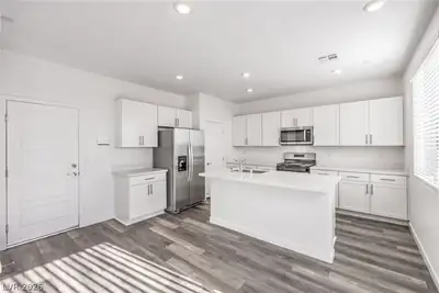 7339 TANYA FALLS Street, North Las Vegas, NV 89084 Kitchen