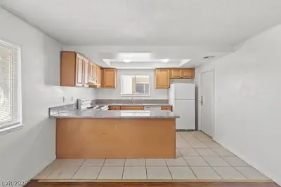 3649 Van Dyke Avenue D, Las Vegas, NV 89103 Kitchen