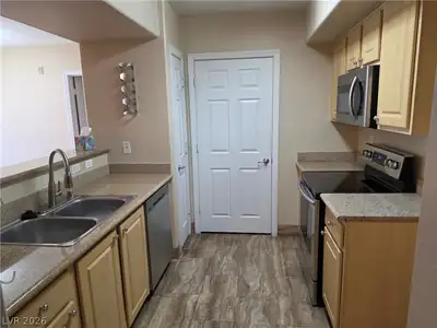 8000 West Badura Avenue 2111, Las Vegas, NV 89113 Kitchen