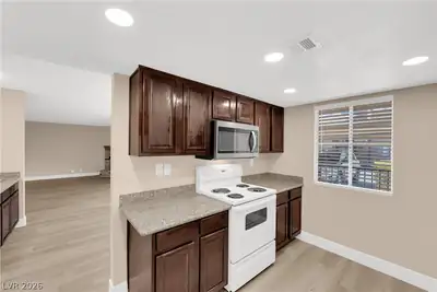 5386 River Glen Drive 349, Las Vegas, NV 89103 Kitchen