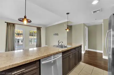 30 Strada Di Villaggio 441, Henderson, NV 89011 Kitchen