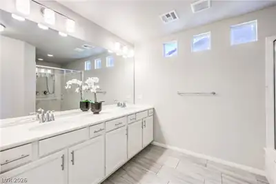 9267 Galen Glen Court, Las Vegas, NV 89139 Primary Bathroom