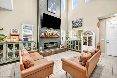 989 Alverstone Court, Henderson, NV 89002 Living Room