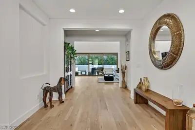 10287 Meridian Hill Avenue, Las Vegas, NV 89135 Entrance Foyer