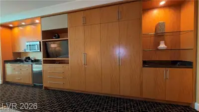 2000 North Fashion Show Drive 4227, Las Vegas, NV 89109 Living Room