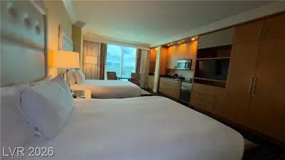 2000 North Fashion Show Drive 4227, Las Vegas, NV 89109 Bedroom