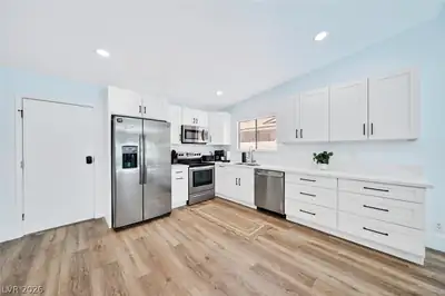 6191 Bullion Boulevard, Las Vegas, NV 89103 Kitchen