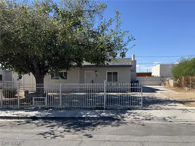 1504 Ardmore Street, Las Vegas, NV 89104 Front of Structure