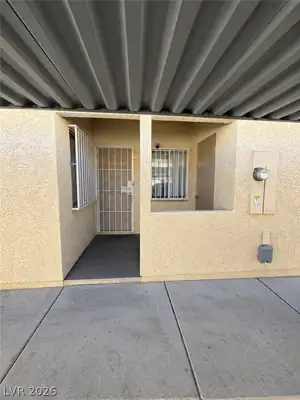 3857 Soda Springs Drive ., Las Vegas, NV 89115 Entry