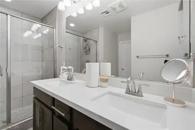 4832 Sensitive Street, North Las Vegas, NV 89081 Primary Bathroom