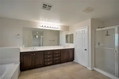 1148 Brent Park Court, Henderson, NV 89002 Primary Bathroom