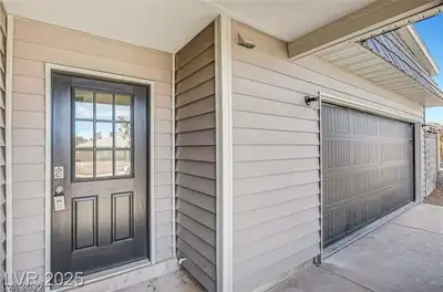 828 Eugene Cernan Street, Las Vegas, NV 89145 Entry