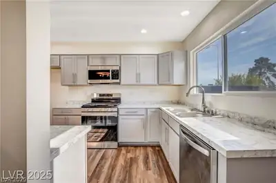 828 Eugene Cernan Street, Las Vegas, NV 89145 Kitchen