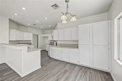 321 John Henry Drive, Henderson, NV 89014 Kitchen