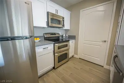 5055 West Hacienda Avenue 1126, Las Vegas, NV 89118 