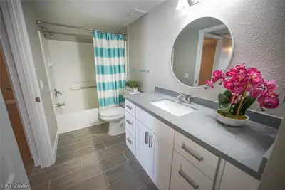 5055 West Hacienda Avenue 1126, Las Vegas, NV 89118 