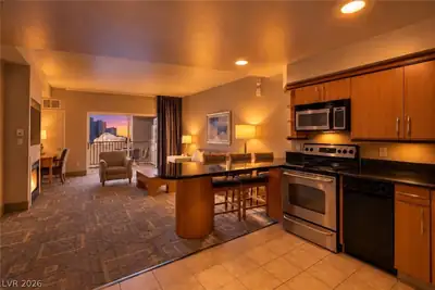 211 East Flamingo Road 719, Las Vegas, NV 89169 Kitchen