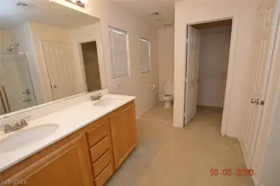 6225 Murphys Windmill Avenue, Las Vegas, NV 89139 Primary Bathroom