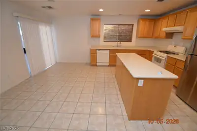 6225 Murphys Windmill Avenue, Las Vegas, NV 89139 Kitchen