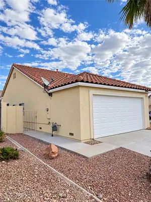 7192 Mizzen Court, Las Vegas, NV 89147 Front of Structure