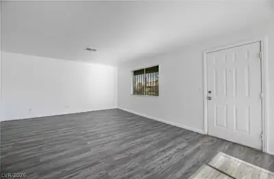 4721 Cessna Avenue 3, Las Vegas, NV 89115 Entrance Foyer