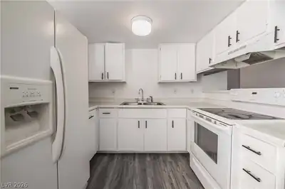 4721 Cessna Avenue 3, Las Vegas, NV 89115 Kitchen