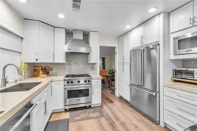 7044 Bright Springs Court, Las Vegas, NV 89113 Kitchen