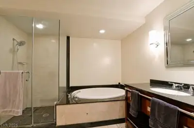 2700 Las Vegas Boulevard 1607, Las Vegas, NV 89109 Bathroom