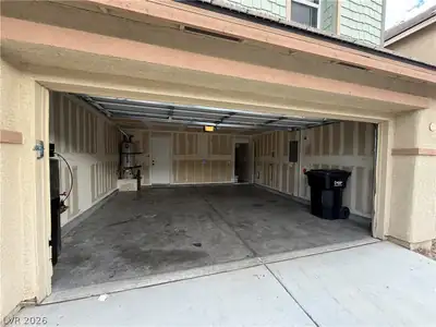 308 Snow Dome Avenue, North Las Vegas, NV 89031 Garage